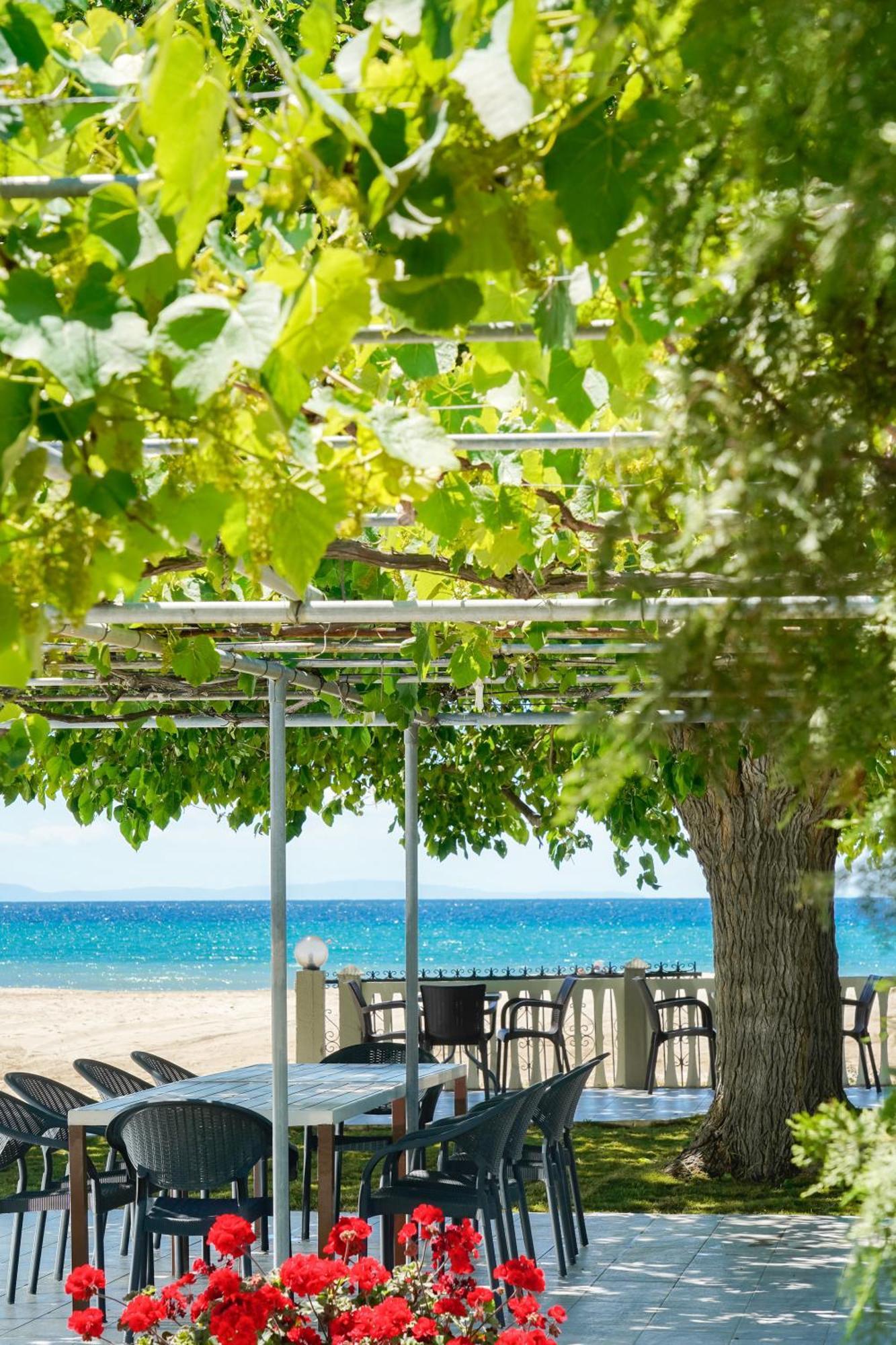 Olivento Beach Front Suites Potos Zewnętrze zdjęcie